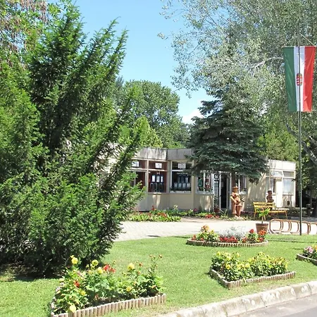 Happy Camp Mobile Homes In Village Aranypart