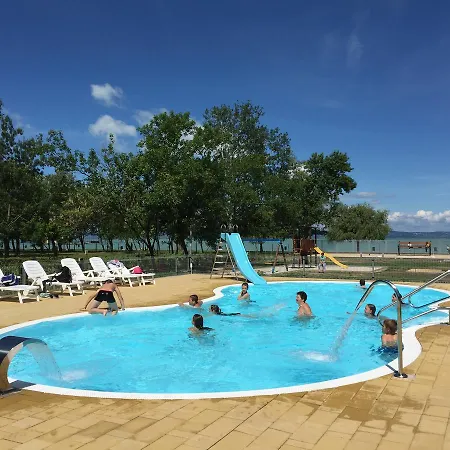 Happy Camp Mobile Homes In Village Aranypart 3* Siófok
